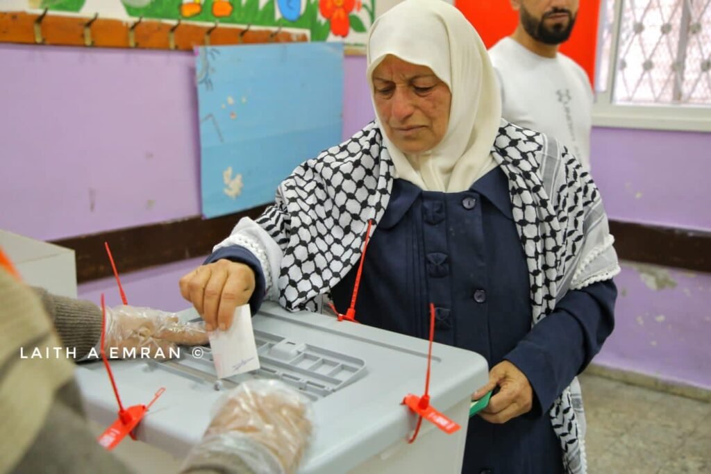 رصد خروقات خلال فتح صناديق الاقتراع