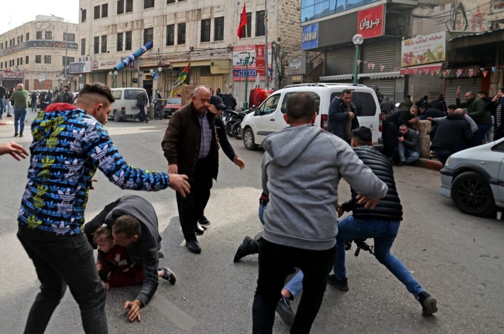 محافظ نابلس يعلّق على الأحداث التي شهدتها جنازة الشهيد اليوم