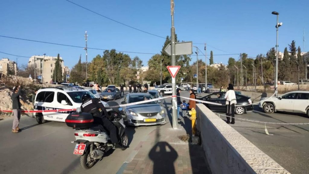 اللحظات الأولى لعملية الطعن في القدس