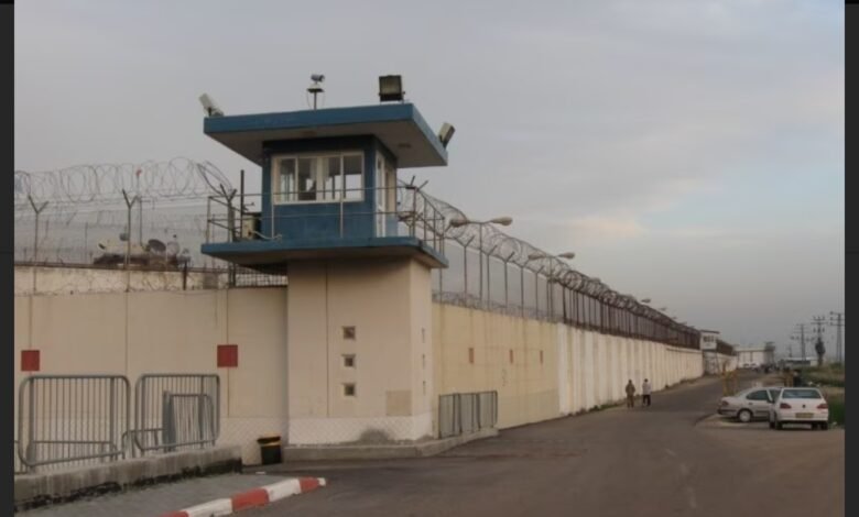 صورة إدارة سجون الاحتلال: وجود خلل أمني في سجن النقب