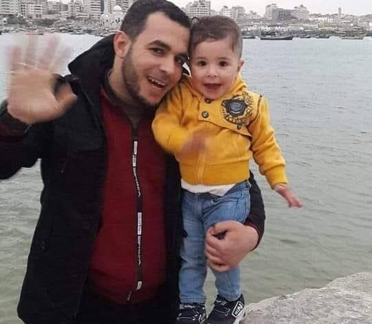 صورة مصرع طفل سقط من علو في غزة