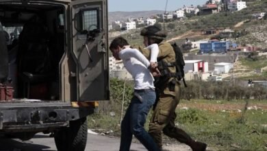 صورة بينهم 3 أطفال.. الاحتلال يشن حملة اعتقالات بالضفة