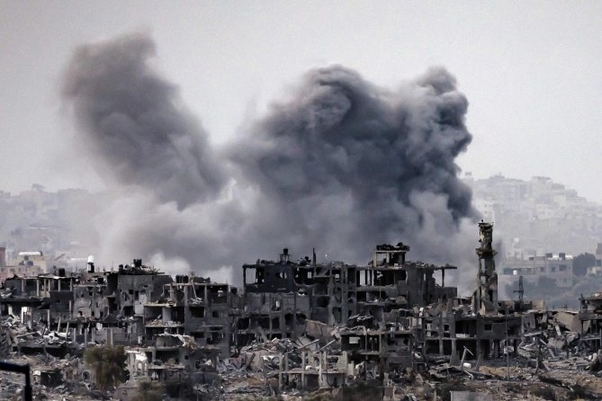 صورة في اليوم الـ293 من العدوان: شهداء وجرحى في قصف الاحتلال عدة مناطق في قطاع غزة