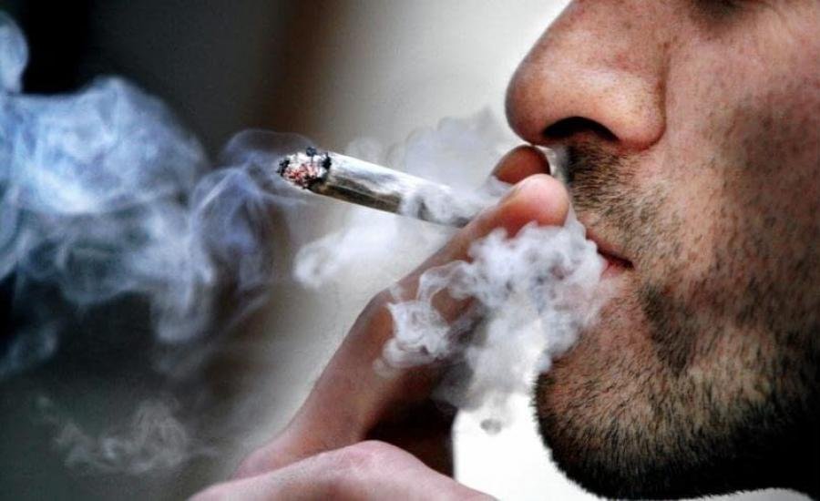 هذا ما تفعله بك السيجارة الأولى عند الإفطار مباشرة