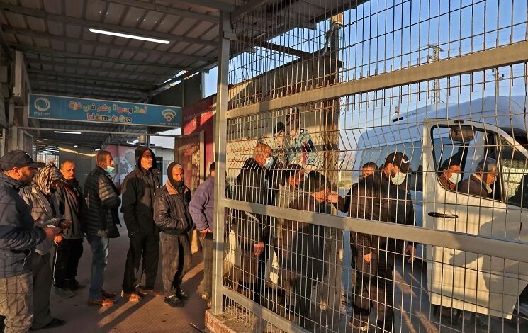 صورة شاهر سعد: نتوقع بدء عودة عمّال الداخل منتصف نوفمبر