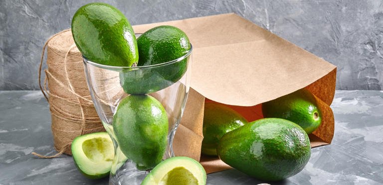 صورة لا ترموا قشرة الأفوكادو بعد اليوم