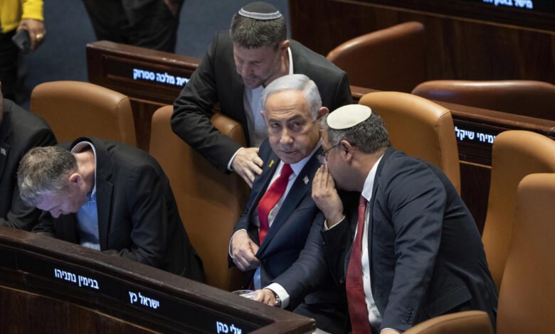 صورة نتنياهو يدفع بقوة نحو إقرار عقوبة الإعدام للأسرى الفلسطينيين