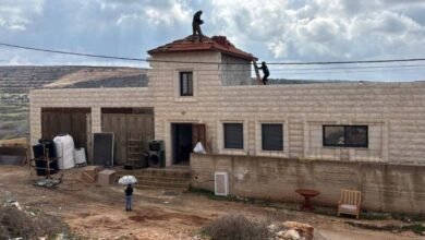 صورة بالصور | بحجة البناء في المنطقة المصنفة “ج” .. 6 عائلات تخلي منازلها في نابلس