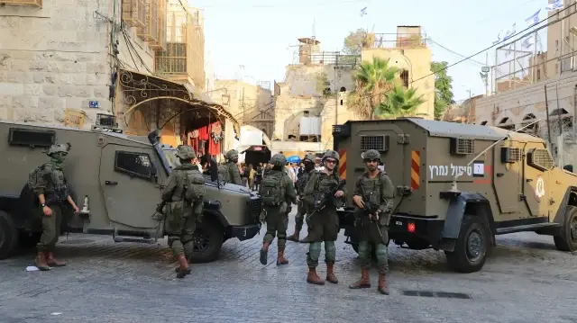 صورة حملة اقتحامات واسعة لمناطق متفرقة بالضفة الغربية المحتلة