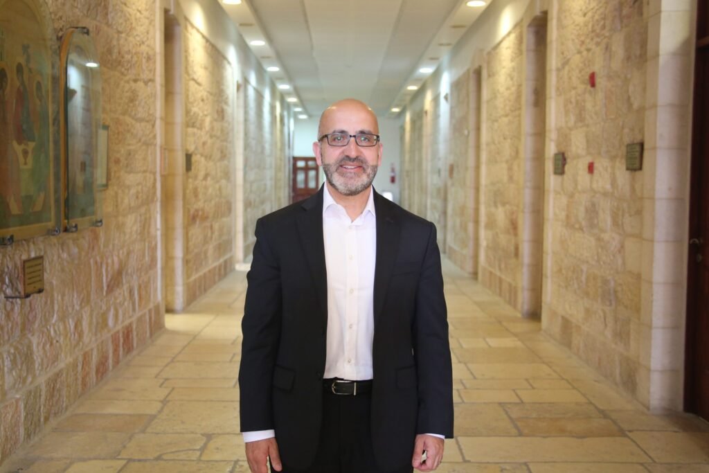 وزير المالية يحذر من قضايا مالية ضخمة ويكشف عن دعم دولي مرتقب