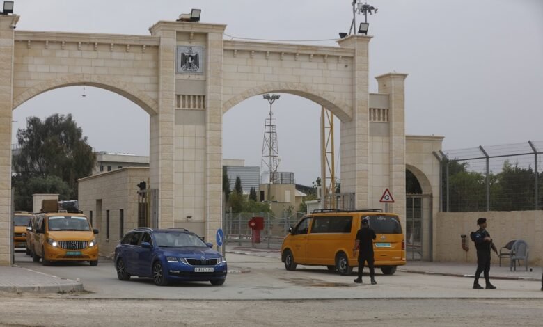 صورة تحركات لحل أزمة معبر الكرامة .. إليكم تفاصيلها