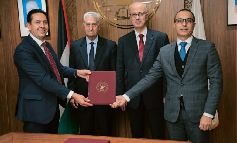 صورة جامعة فلسطين الأهلية وجامعة النجاح الوطنية يوقعان اتفاقية تعاون أكاديمي مشترك
