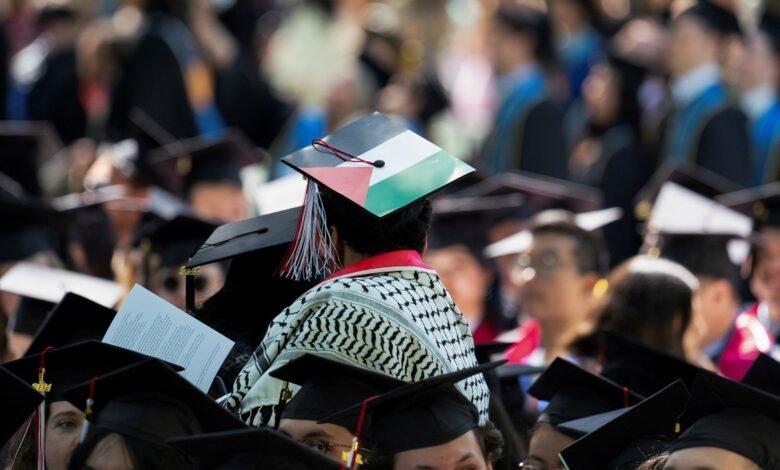 صورة قانون “إسرائيلي” يمنع توظيف خريجي الجامعات الفلسطينية في قطاع التعليم