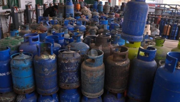 صورة أزمة الغاز بالضفة تراوح مكانها .. المحطات خاوية والمخزون صفر