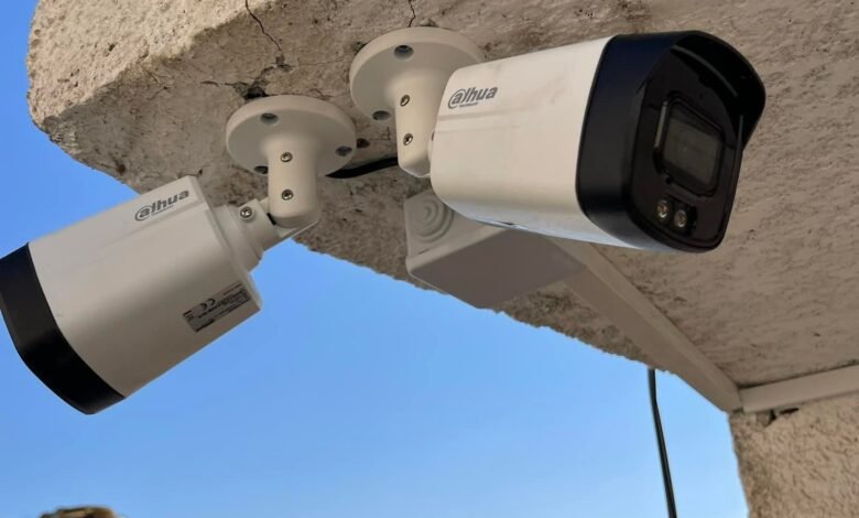 صورة مراقبة بلا قانون: الكاميرات تلاحق المواطنين في كل مكان