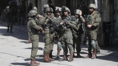 صورة الاحتلال يعتقل عددًا من المواطنين خلال حملة مداهمات بالضفة