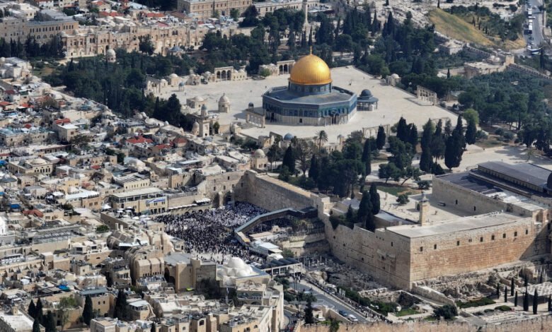 صورة “إسرائيل” تسمح بدخول 10 آلاف مصلٍ للأقصى في رمضان بشروط عمرية وتصاريح