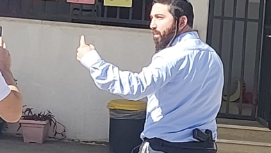 صورة عضو كنيست يقتحم مدرسة بنات اللبن الشرقية الثانوية