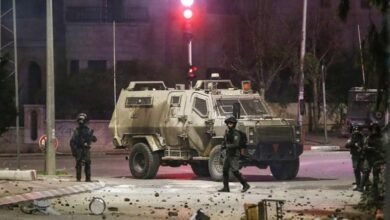 صورة استشهاد مواطن وزوجته وطفليهما برصاص الاحتلال في طمون