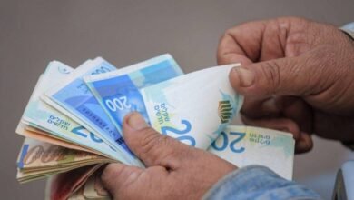 صورة متى سيتم صرف رواتب الموظفين العموميين ؟! .. أبو الرب يكشف