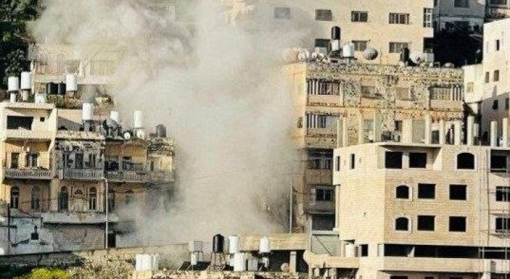 صورة بالفيديو: الاحتلال يفجر منزل العقاد في نابلس