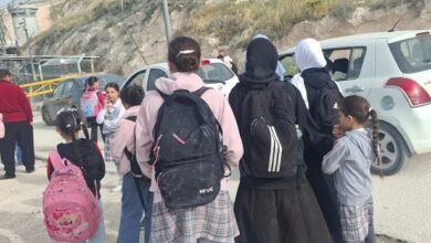صورة بالفيديو: الاحتلال يمنع طلبة من الوصول لمدارسهم بالقدس