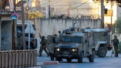 صورة إصابة طفل وشاب برصاص الاحتلال خلال اقتحام مدينة نابلس