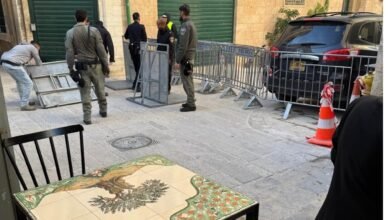 صورة الاحتلال يحول مدينة القدس إلى ثكنة عسكرية تزامنا مع إحياء “سبت النور”