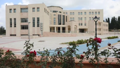 صورة احتجاجًا على الأزمة المالية .. نقابة العاملين في جامعة خضوري تعلن تعليق الدوام