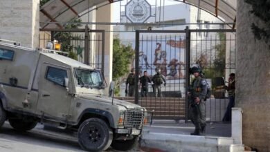 صورة الاحتلال يقتحم جامعة القدس ويخضع طلبة لتحقيقات