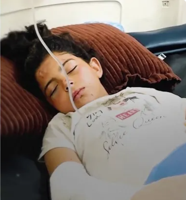 "وحيدة بلا أهل".. حلا الطفلة التي نجت من غارة إسرائيلية أبادت كل أسرتها بغزة