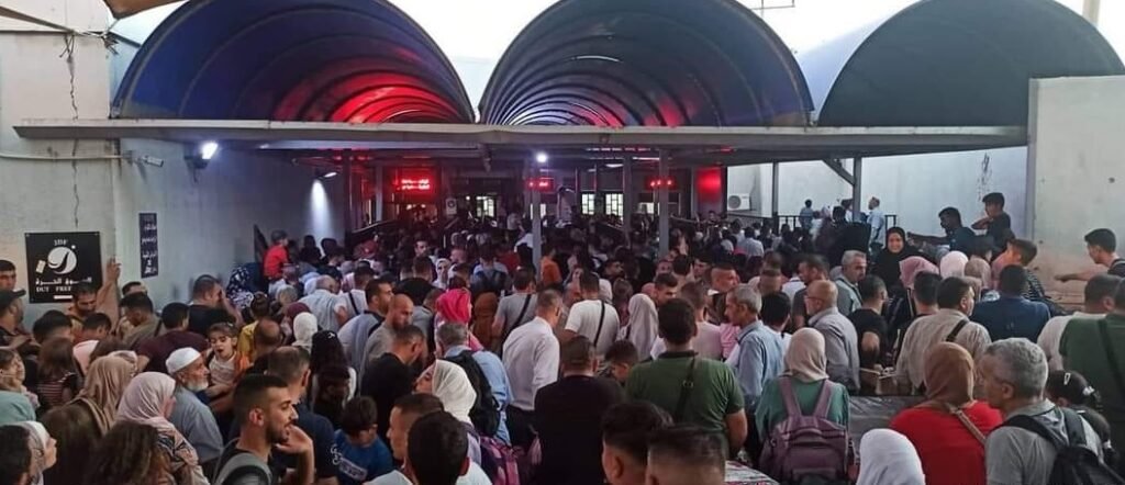 عذاب الجسر: أقرب حجز بعد 25 يومًا .. و"رشاوى" تُفرض