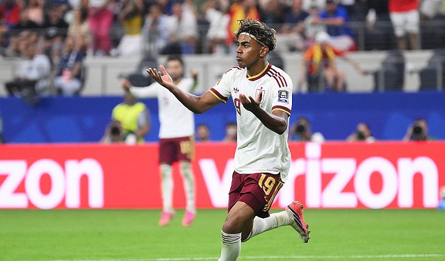 اللاعب لامين يامال