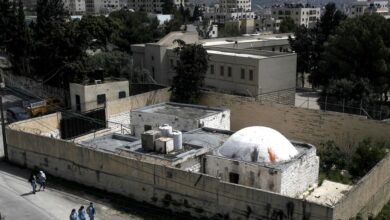 صورة فيديو | آل الهندي وآل دويكات ينفيان مزاعم بيع منزل بالقرب من قبر يوسف