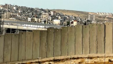 صورة شهيد برصاص الاحتلال قرب جدار الفصل العنصري شمال القدس