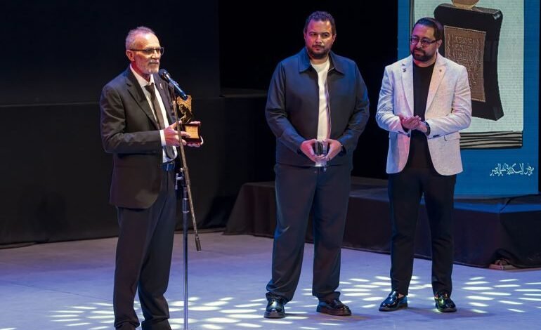 صورة فلسطين تحصد جائزة التميز الأولى في مسابقة “المونودراما” بمهرجان الإسكندرية المسرحي الدولي