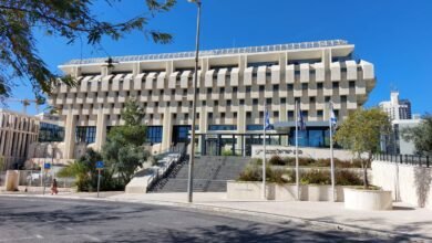 صورة ماذا وراء تأجيل الاحتلال قطع العلاقات المصرفية مع البنوك الفلسطينية حتى نهاية 2026؟