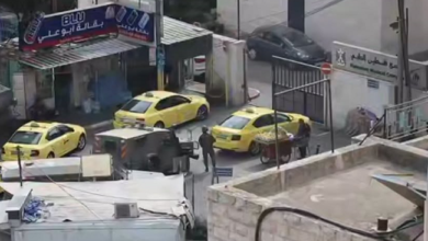 صورة قوات الاحتلال تقتحم مجمع فلسطين الطبي في رام الله وتنشر قناصتها